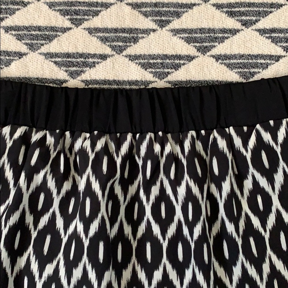 Pins and Needles Skirt - Picture 5 of 5